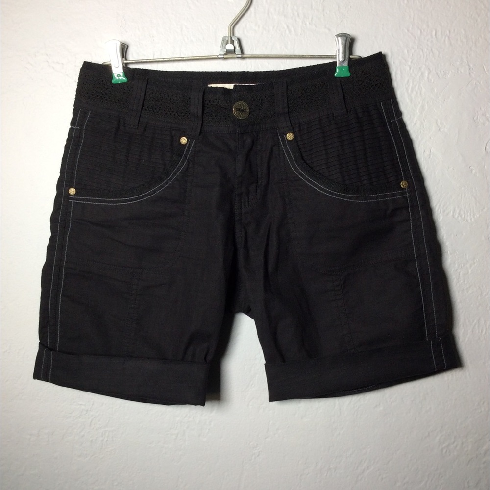 Aventura Black Cuffed Shorts Bermuda, Sz 4